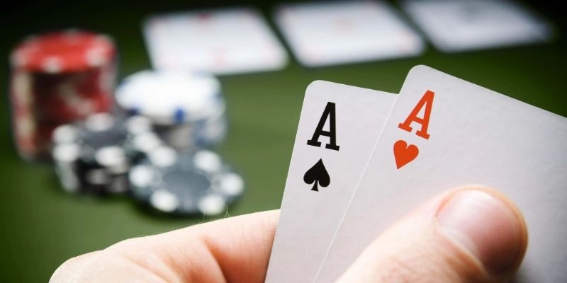 Tổ hợp bài và thuật ngữ được dùng khi đánh poker  